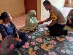 Kapolres Batu Bara Diwakili Kasat Lantas Melayat Kekediaman Oratua Personel yang Wafat. 