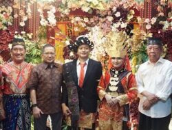 Sultan Kota Pinang Menghadiri acara Upah Upah Dato’ Panglima Kaum Kota Pinang.