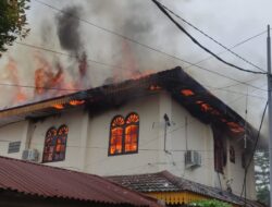 Kebakaran di Kantor Camat Medan Area: Tanggap Cepat dan Kolaboratif dalam Menanggulangi Bencana.