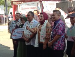 Bupati Indramayu Umumkan Realisasi Ganti Rugi warga Terdampak Abrasi Sungai Cimanuk. 