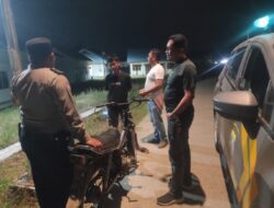 Personil Polsek Lima Puluh Melaksanakan Patroli Mobile untuk Memelihara Kamtibmas