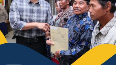 Pertama Kalinya Diterapkan di Kalbar, Sertifikat Tanah Elektronik Diserahkan Menteri AHY di Kubu Raya