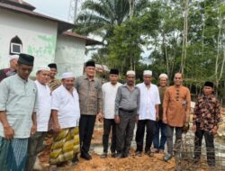 Ustadz H.Ahmad Fauzan Nasution Lakukan Peletakan Batu Pertama Pembangunan Mesjid Al-Ikhlas Ulu Gajah