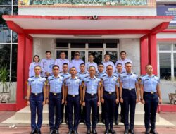 Taruna Poltekip Berikan Kenang – kenangan Berupa Plakat Kepada Lapas Kelas IIA Pancur Batu Kanwil Kemenkumham Sumut Tanda Masa Orlap dan PKL Telah Selesai