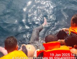 Tragis !!! Kapal Nelayan Pantai Labu Karam, 1 Tewas 3 Hilang
