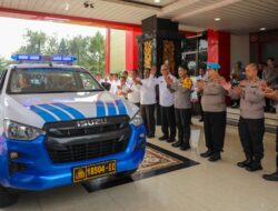 Dukung Tugas dan Tekan Pelanggaran Anggota, Pemprovsu Hibahkan Mobil ke Propam Polda Sumut