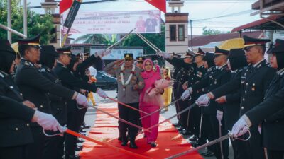 AKBP Dr. Ahzan Resmi Jabat Kapolres Lhokseumawe, Disambut Tradisi Pedang Pora yang Khidmat