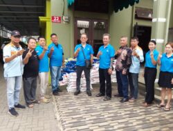 Kembali Keluarga Besar ‘YAKIN’ Bagikan Ratusan Sak Paket Sembako ke Warga di Tahun Ular Kayu