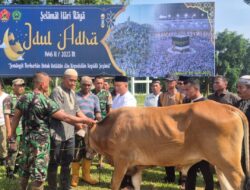 Puslatpur Kodiklat TNI AD Bagikan Hewan Kurban di Daerah Latihan Omiba