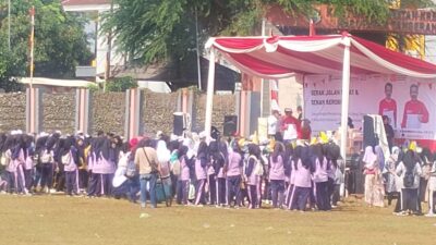 Ribuan Warga Kresek Tumpah Ruah di Lomba Gerak Jalan HUT RI ke-80