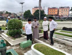 Menyongsong HUT IPMD ke-52, Pendiri dan Pengurus Laksanakan Ziarah Makam di Masjid Raya Al-Maksum Medan. 