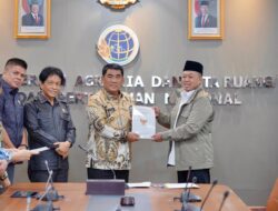 Serahkan Persub RTRW kepada Gubernur Sulawesi Utara, Menteri Nusron Minta RTRW Provinsi Jadi Acuan Penyusunan RTRW Kabupaten/Kota