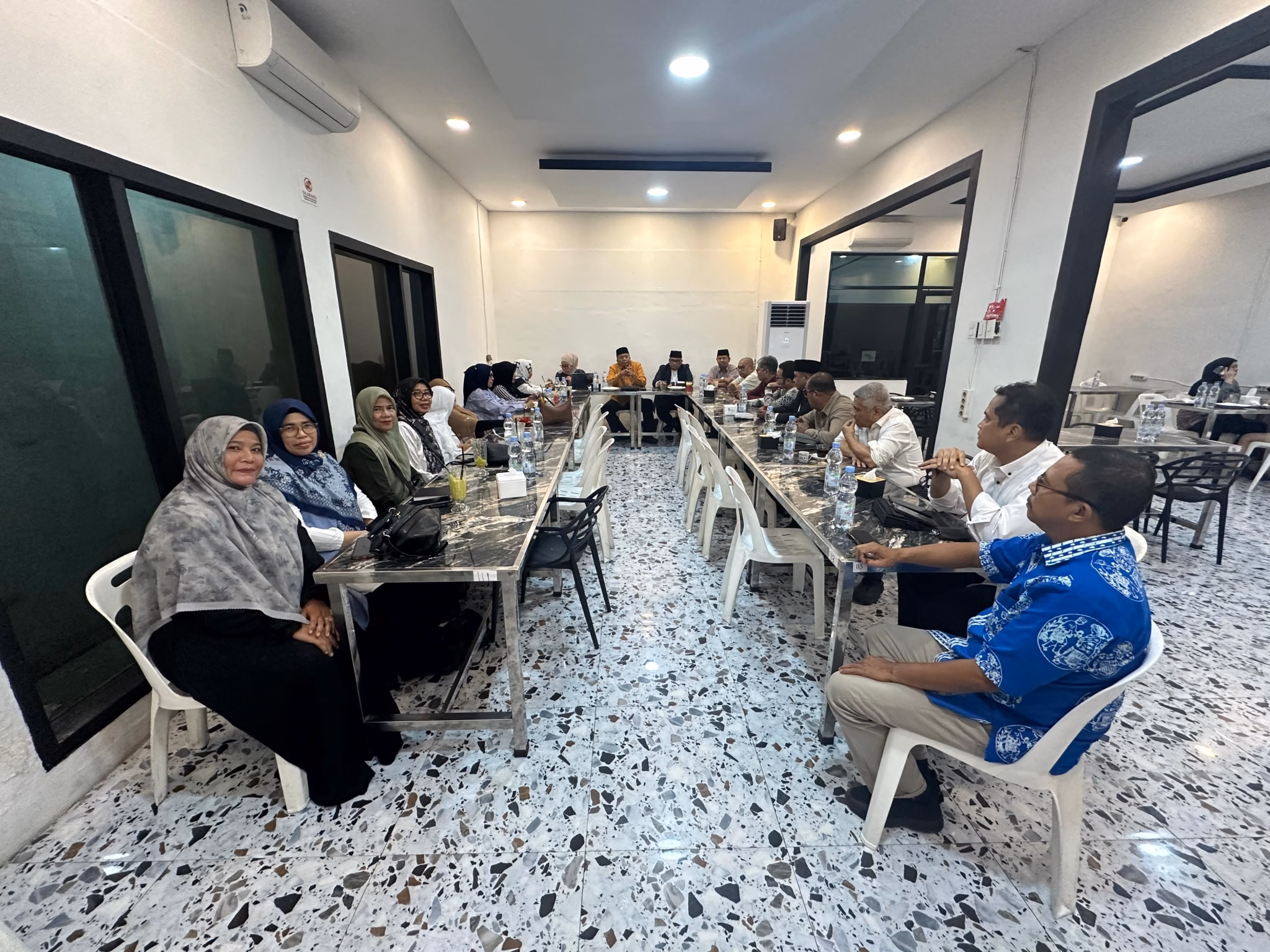Ketua Pengurus Wilayah Ikatan Sarjana Melayu Indonesia (PW ISMI) Sumatera Utara, Prof. Dr. Nispul Khairi, M.Ag., mengajak seluruh jajaran pengurus untuk berpartisipasi aktif dan bersama-sama menyukseskan Diskusi Publik ke-2 PW ISMI Sumatera Utara yang dijadwalkan berlangsung pada Rabu, 28 Oktober 2026, pukul 13.00 WIB hingga selesai di Madani Hotel Medan. Kamis (22/10/2026) 